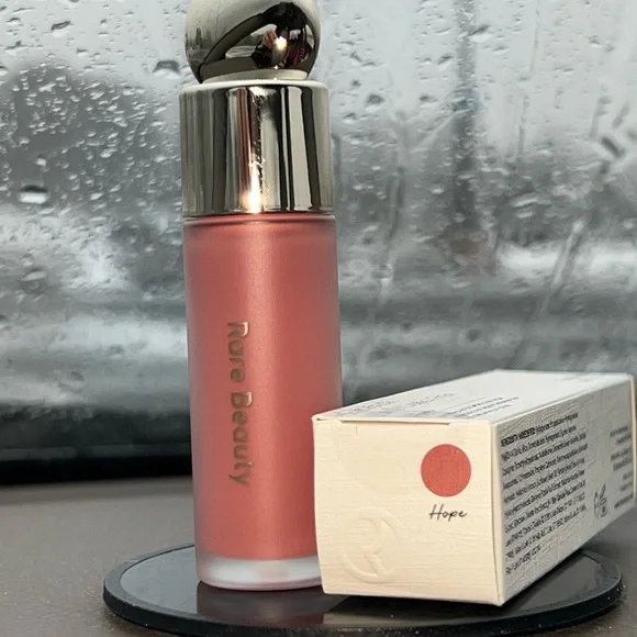 Rare Beauty - HOPE Soft Pinch Liquid Blush - Picture 2 of 8